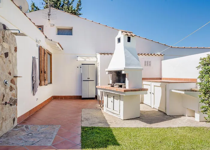 度假居 Vinghi - *